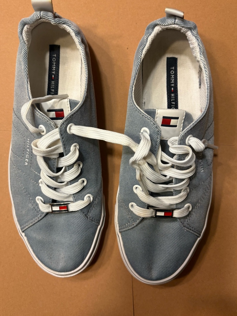 Tommy Hilfiger Light Blue Canvas Low-Top Sneakers with White Laces - Twodesi-T 7